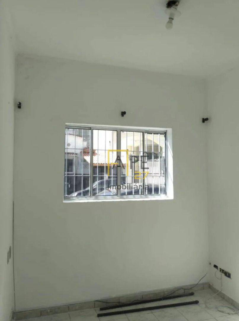 Casa para alugar com 2 quartos, 50m² - Foto 4