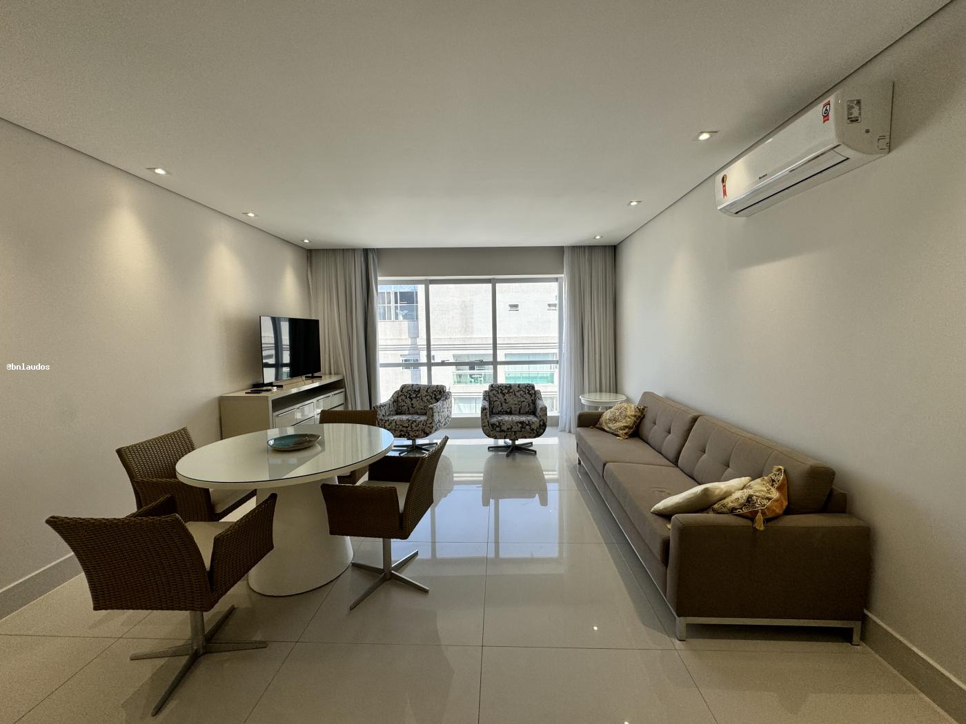 Apartamento para alugar com 2 quartos, 100m² - Foto 4