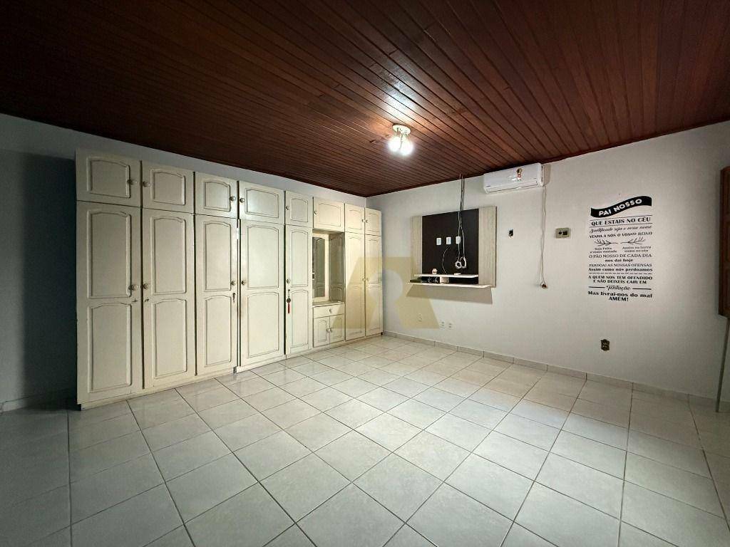 Casa para alugar com 3 quartos, 195m² - Foto 15