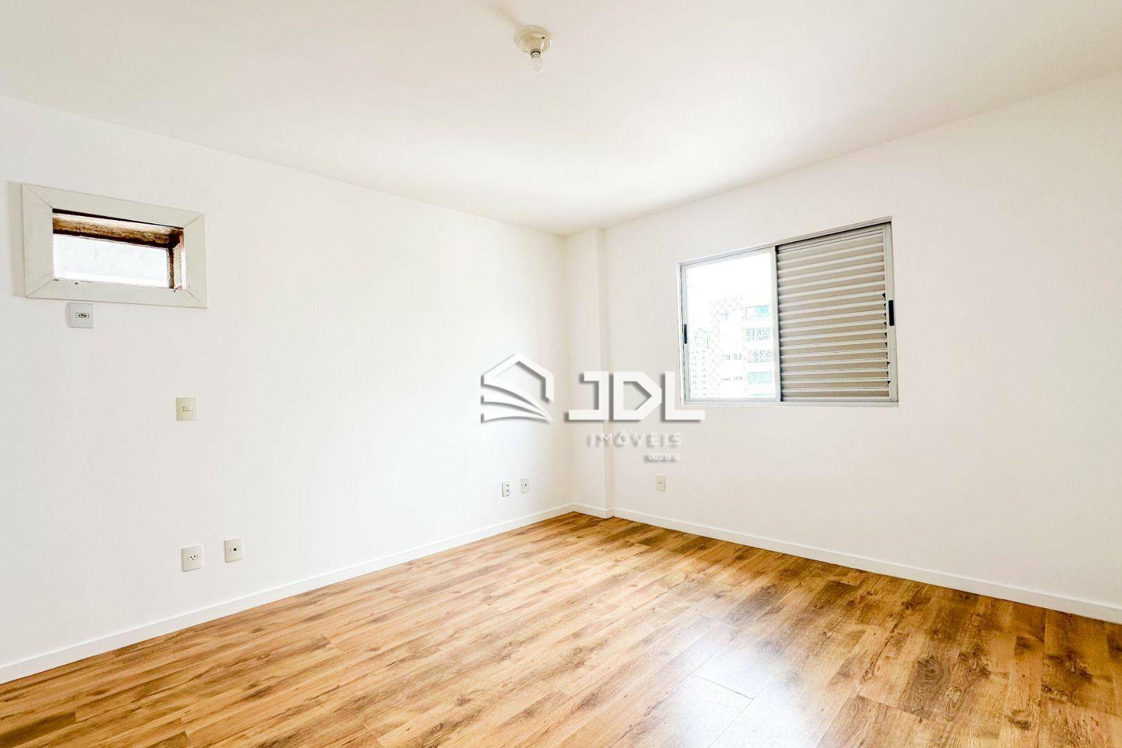 Apartamento à venda com 3 quartos, 120m² - Foto 10