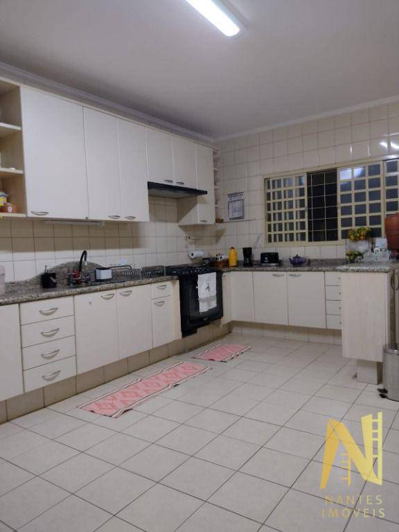 Casa à venda e aluguel com 5 quartos, 330m² - Foto 22