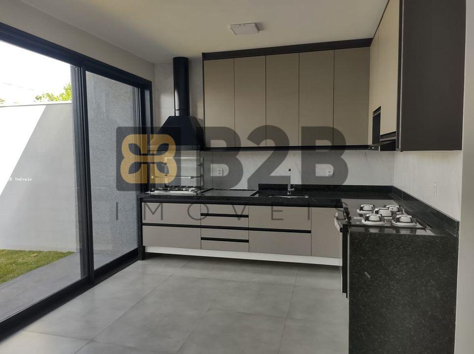 Casa à venda com 3 quartos, 210m² - Foto 8