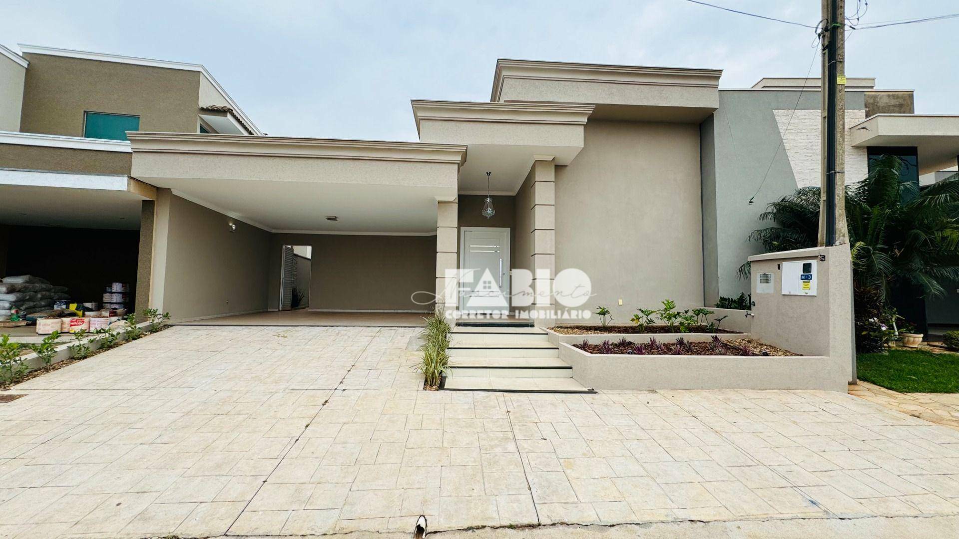 Casa de Condomínio à venda com 3 quartos, 252m² - Foto 1