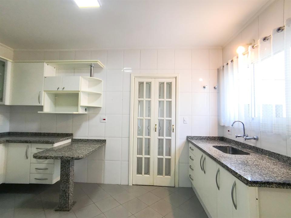 Apartamento para alugar com 3 quartos, 147m² - Foto 10