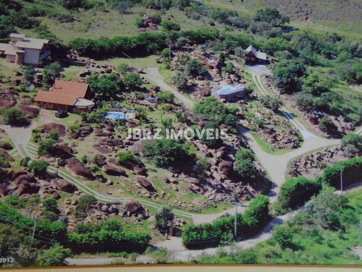 Fazenda à venda com 10 quartos, 1500m² - Foto 1