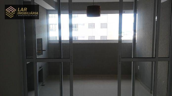 Apartamento à venda com 2 quartos, 67m² - Foto 4