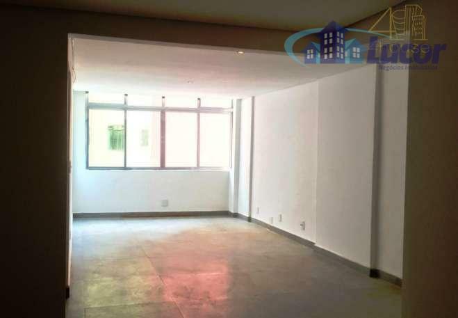 Apartamento à venda com 3 quartos, 120m² - Foto 2