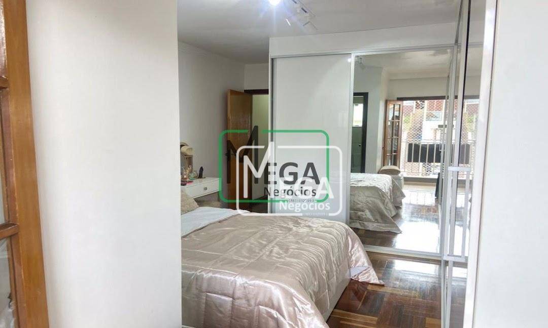 Casa à venda com 3 quartos, 240m² - Foto 11