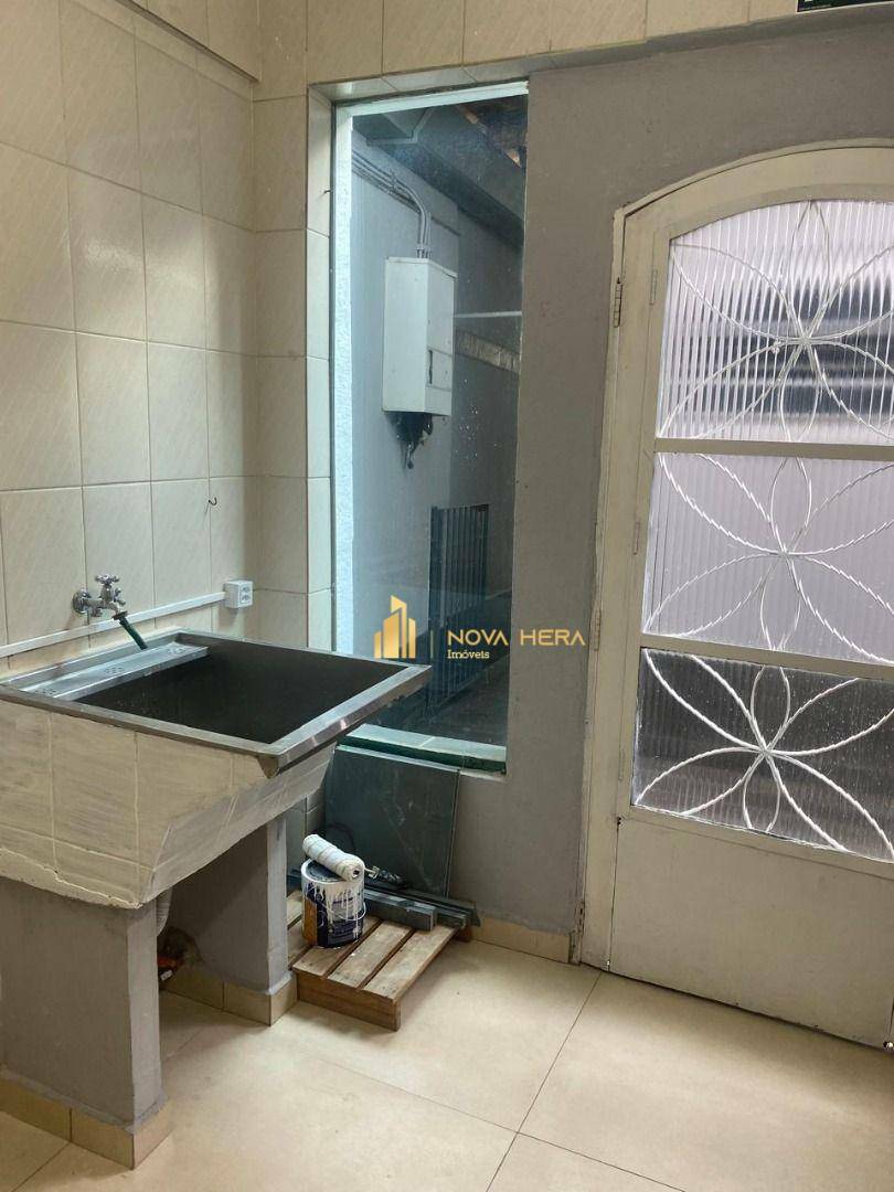 Sobrado à venda com 4 quartos, 256m² - Foto 22