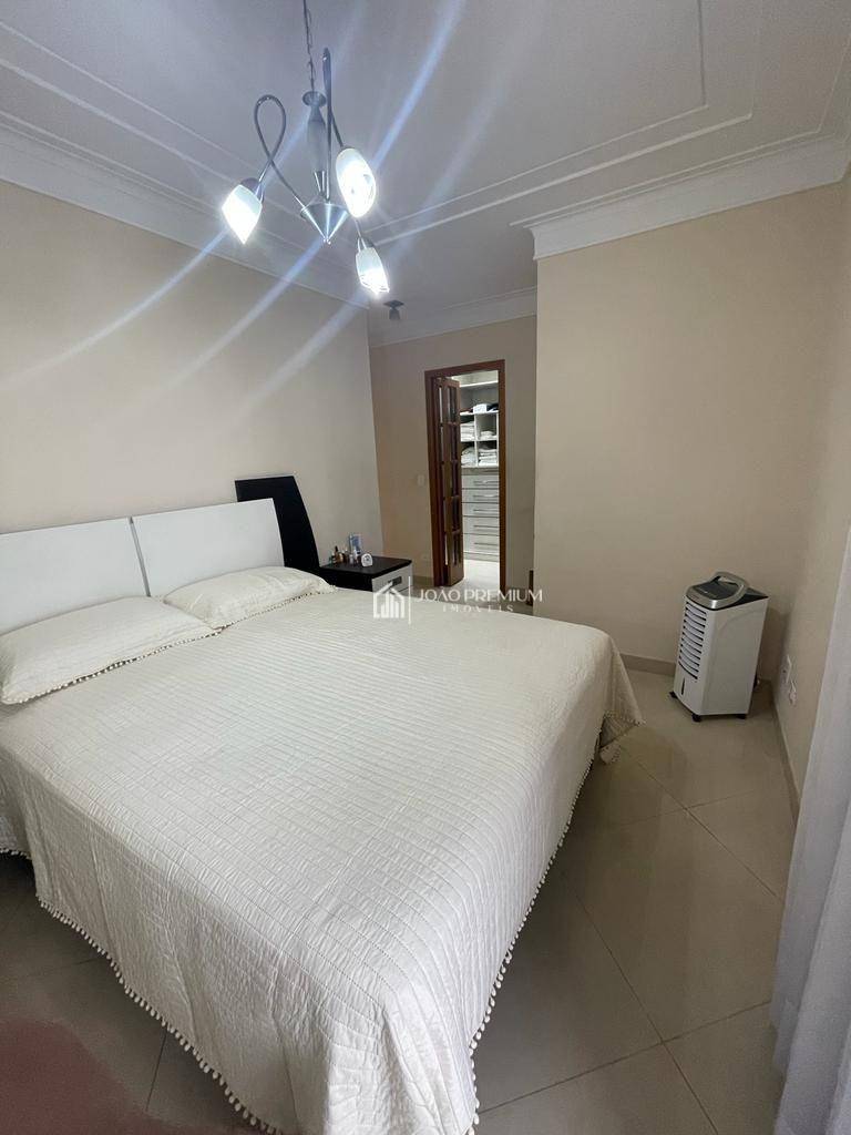 Apartamento à venda com 4 quartos, 204m² - Foto 8