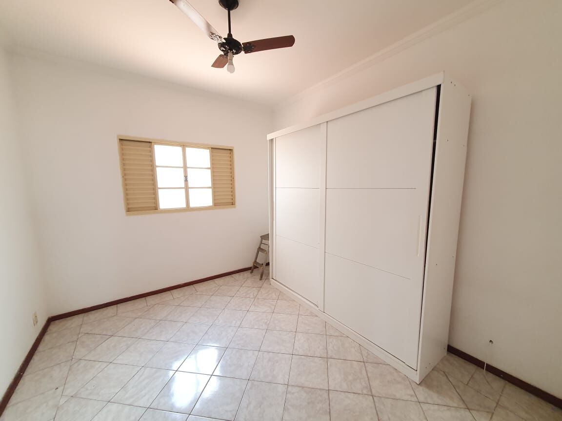 Casa para alugar com 3 quartos, 209m² - Foto 8