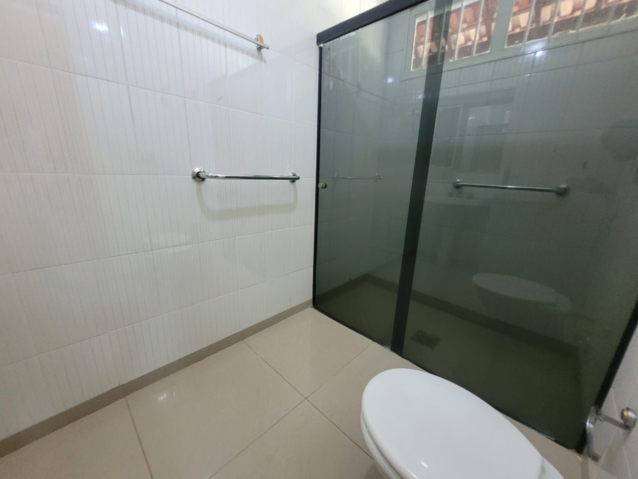 Casa para alugar com 4 quartos, 250m² - Foto 12