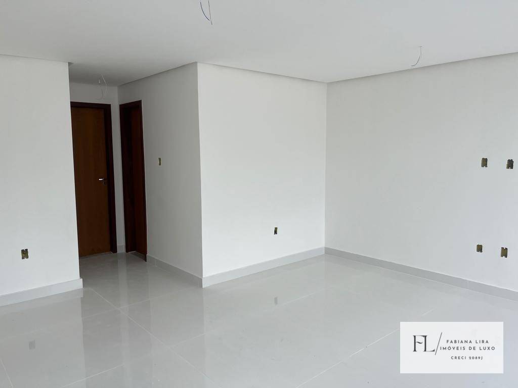 Casa à venda com 4 quartos, 152m² - Foto 3