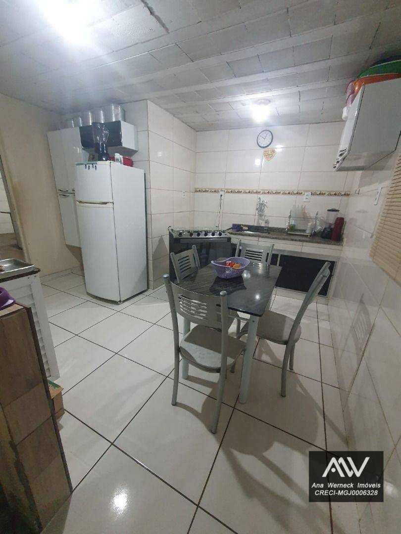 Casa à venda com 3 quartos, 90m² - Foto 3