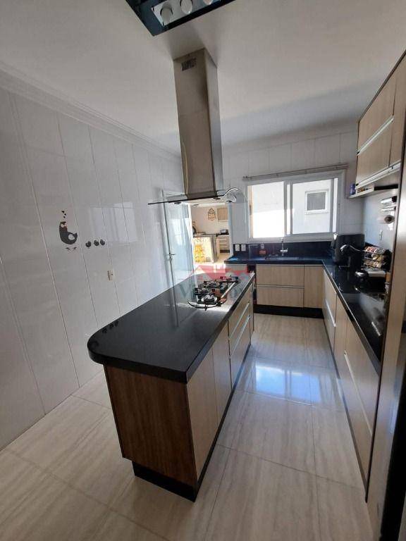 Casa de Condomínio à venda com 3 quartos, 216m² - Foto 24