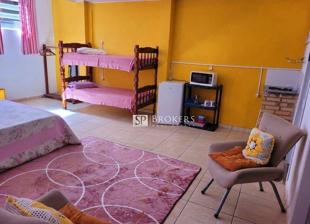 Casa à venda com 8 quartos, 300m² - Foto 14