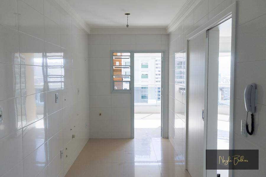 Apartamento à venda com 2 quartos, 94m² - Foto 4