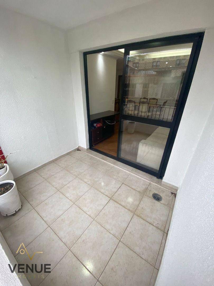 Apartamento à venda com 2 quartos, 62m² - Foto 17