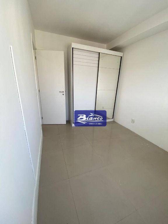 Apartamento para alugar com 2 quartos, 65m² - Foto 25