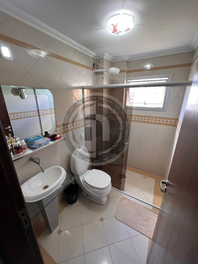 Apartamento à venda com 4 quartos, 205m² - Foto 8