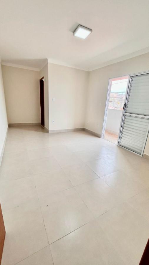 Casa à venda com 3 quartos, 129m² - Foto 1