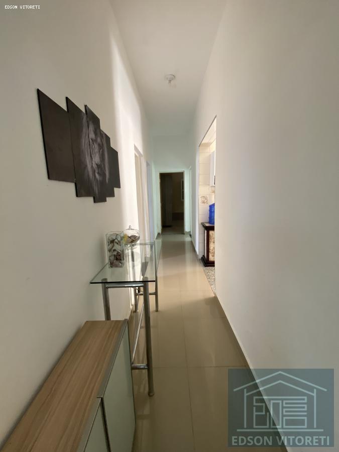 Casa para alugar com 3 quartos, 200m² - Foto 6