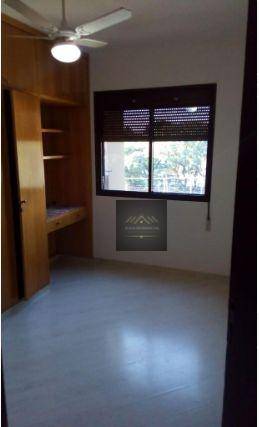 Apartamento à venda com 3 quartos, 238m² - Foto 4