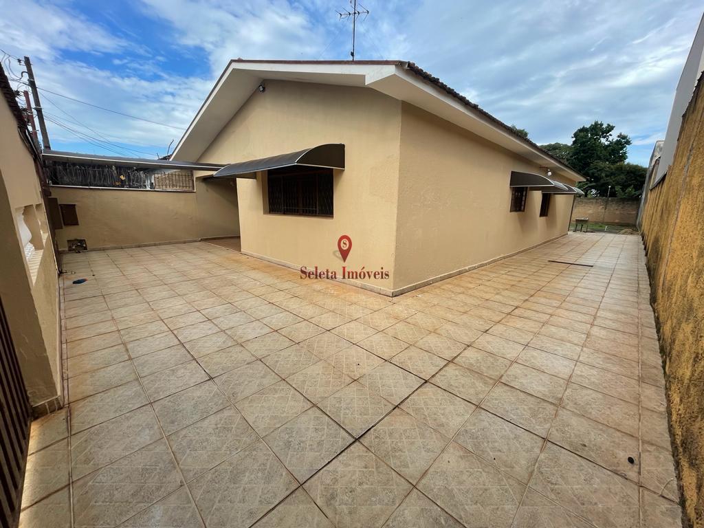 Casa à venda com 3 quartos, 550m² - Foto 2