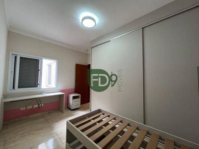 Casa à venda com 3 quartos, 220m² - Foto 12