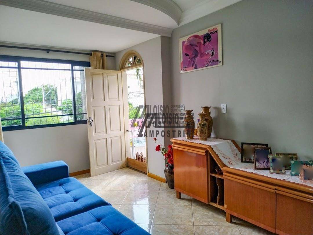 Casa à venda com 3 quartos, 200m² - Foto 2