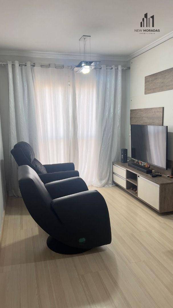 Apartamento à venda com 2 quartos, 42m² - Foto 2