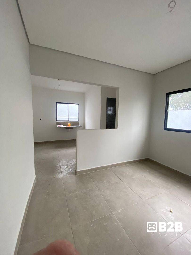 Casa à venda com 3 quartos, 89m² - Foto 1