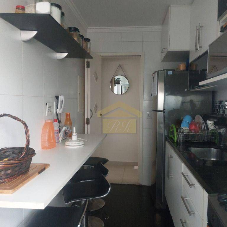 Apartamento à venda com 3 quartos, 81m² - Foto 23