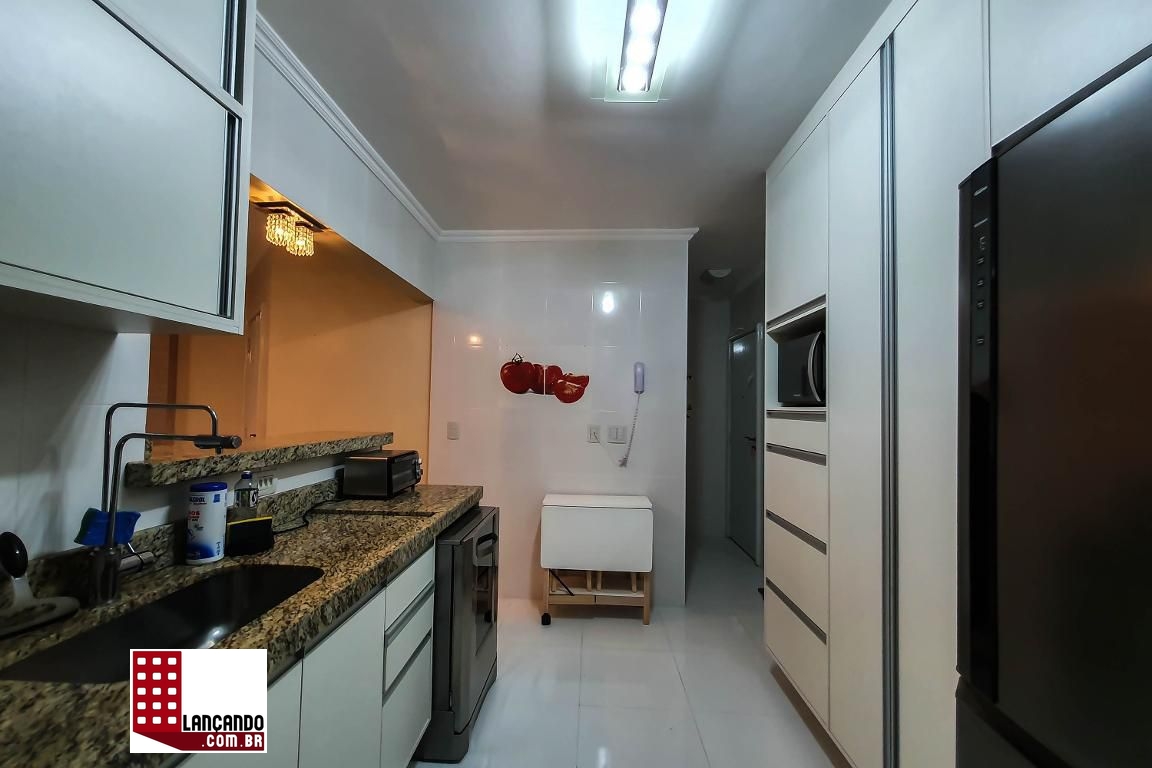 Apartamento à venda com 3 quartos, 213m² - Foto 4