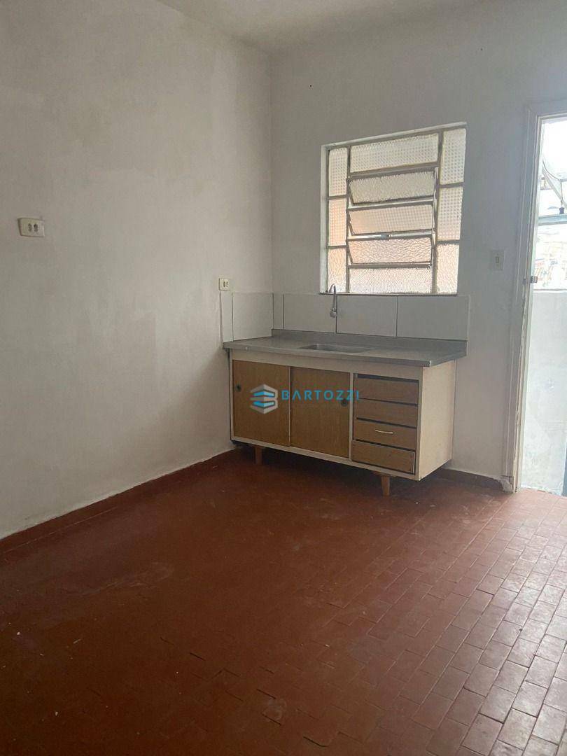 Casa para alugar com 1 quarto, 50m² - Foto 4