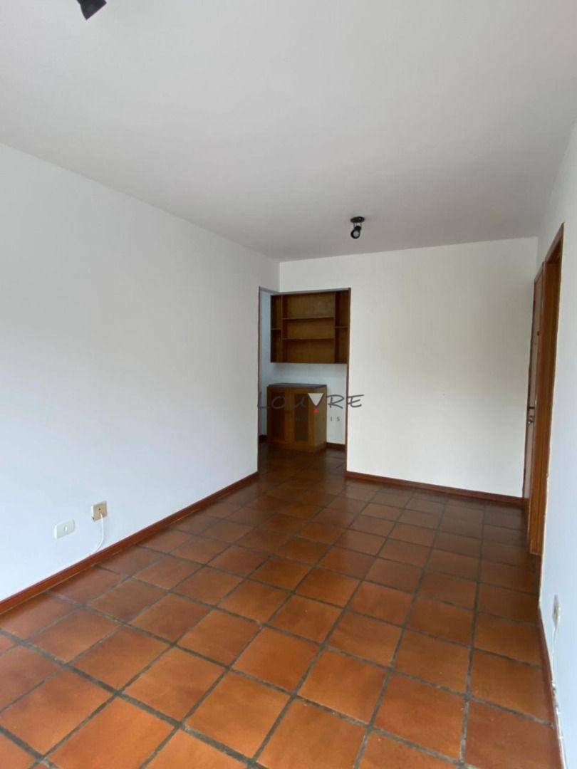 Apartamento para alugar com 1 quarto, 55m² - Foto 8