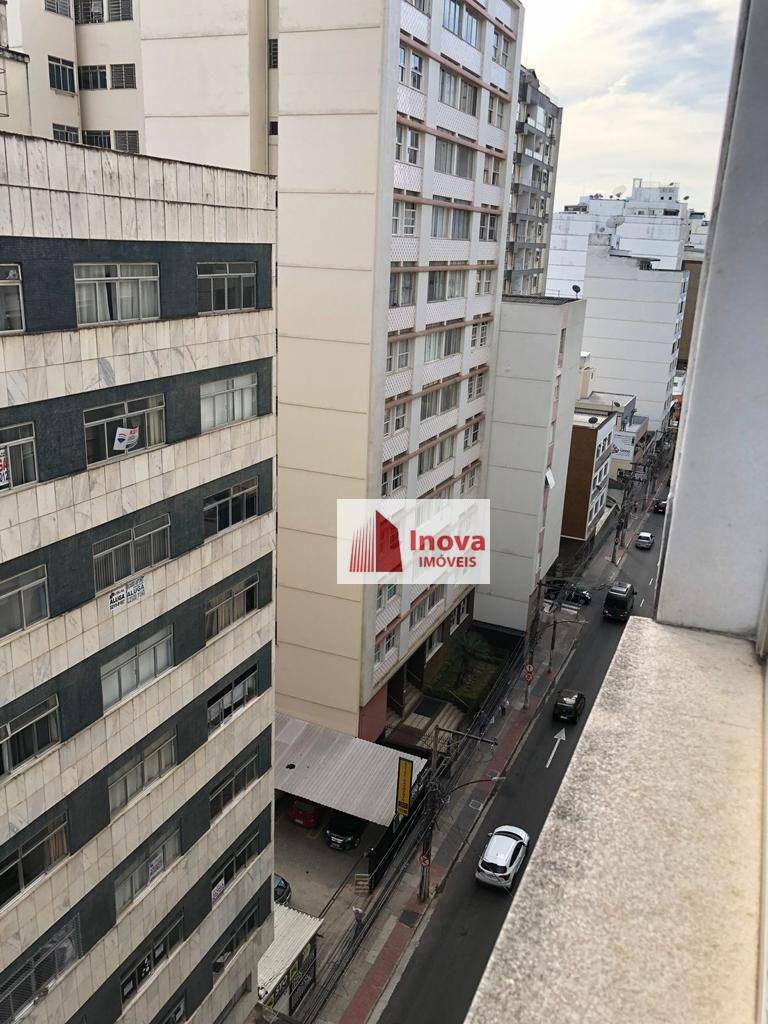 Apartamento à venda com 4 quartos, 230m² - Foto 18