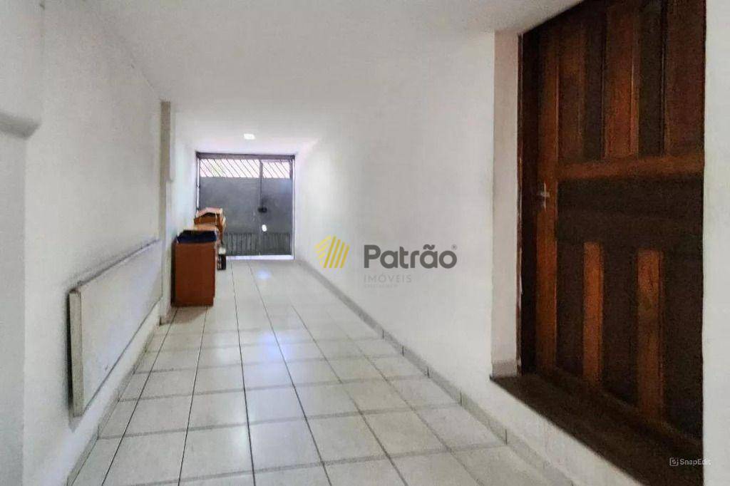 Casa para alugar com 3 quartos, 230m² - Foto 32