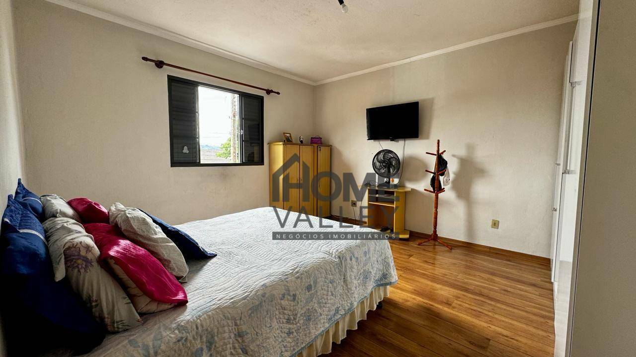 Casa à venda com 3 quartos, 180m² - Foto 11