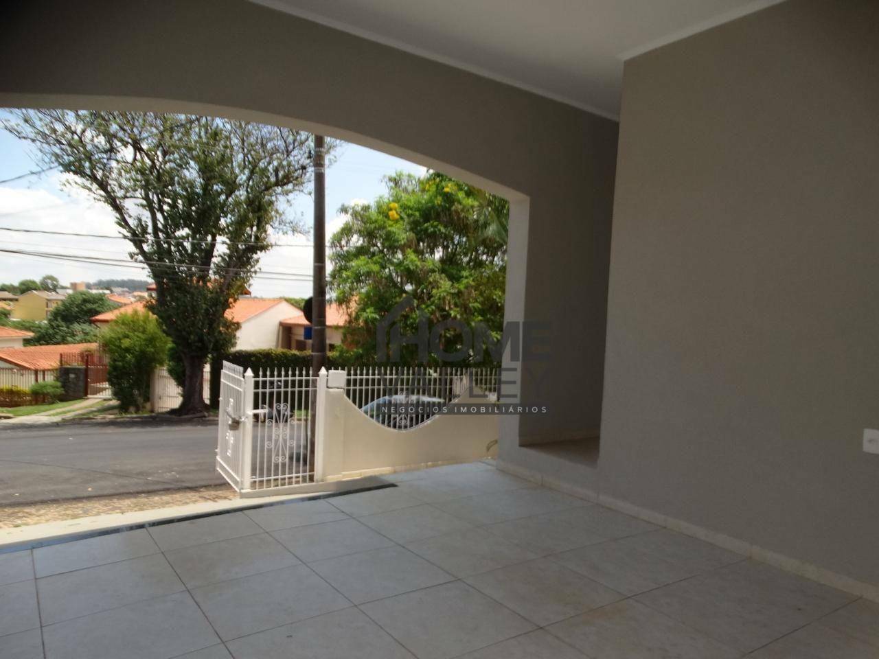 Casa à venda com 3 quartos, 166m² - Foto 4