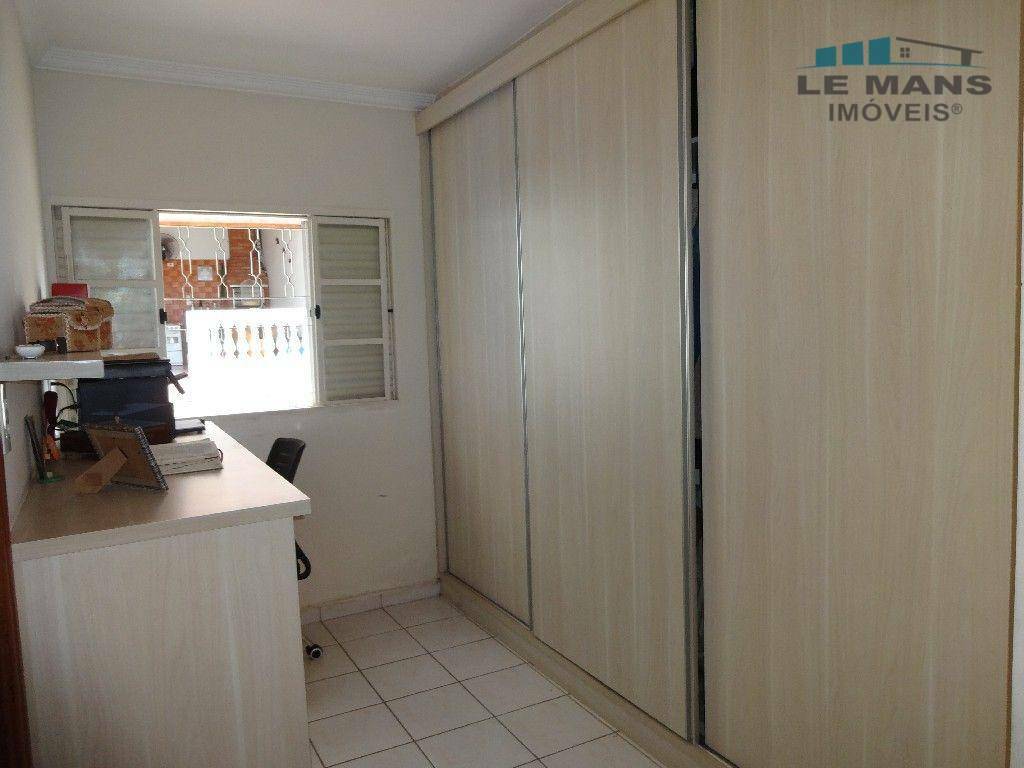 Casa à venda com 3 quartos, 169m² - Foto 16