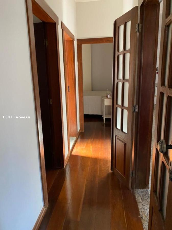 Casa à venda com 3 quartos, 300m² - Foto 15