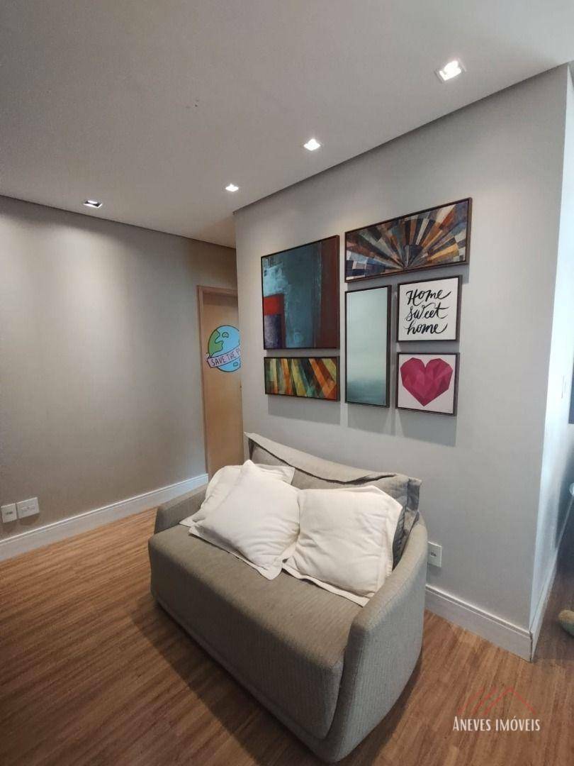 Apartamento à venda com 3 quartos, 145m² - Foto 1