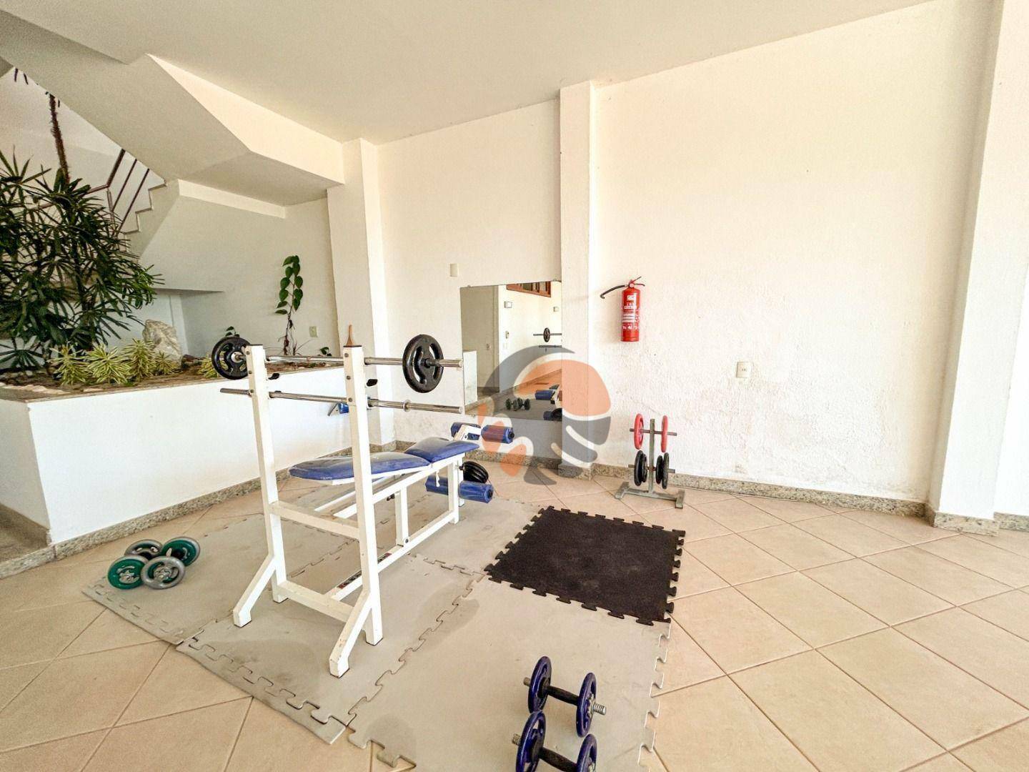 Casa para alugar com 5 quartos, 258m² - Foto 7