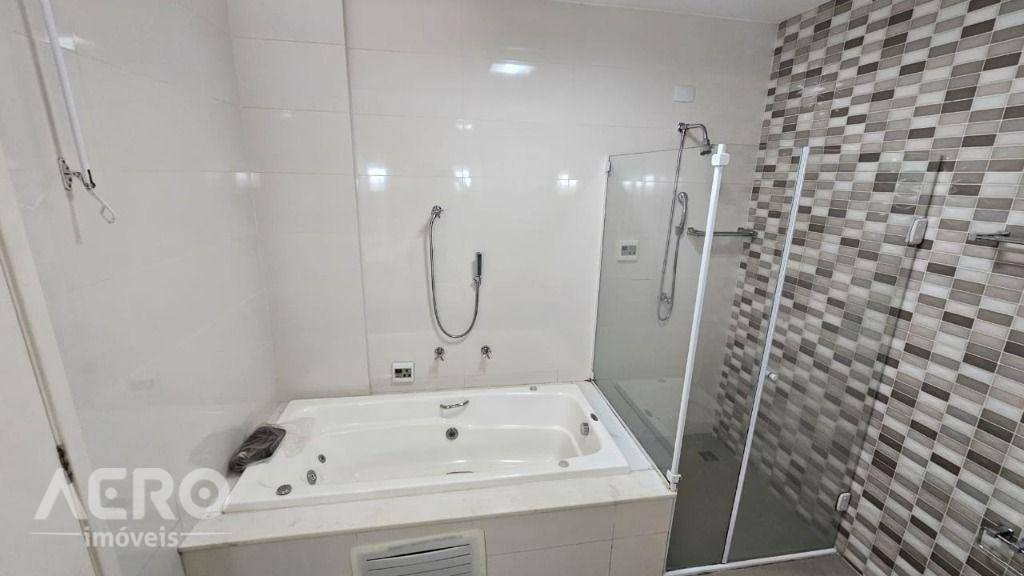 Apartamento para alugar com 3 quartos, 180m² - Foto 32