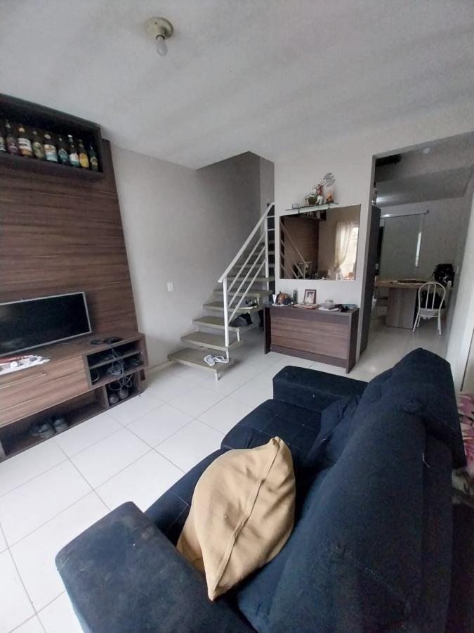 Sobrado à venda com 3 quartos, 100m² - Foto 1