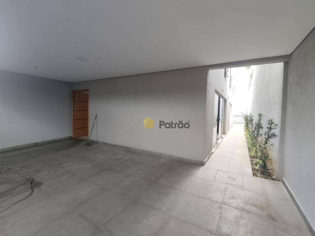 Sobrado à venda com 3 quartos, 200m² - Foto 28