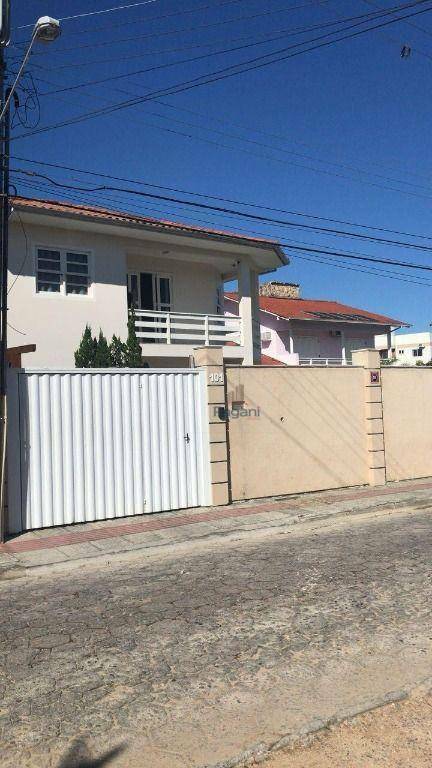 Casa à venda e aluguel com 3 quartos, 281m² - Foto 4