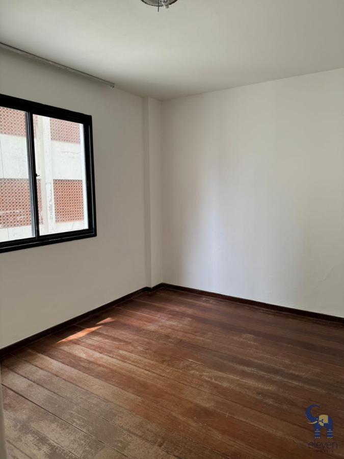 Apartamento à venda com 4 quartos, 230m² - Foto 14