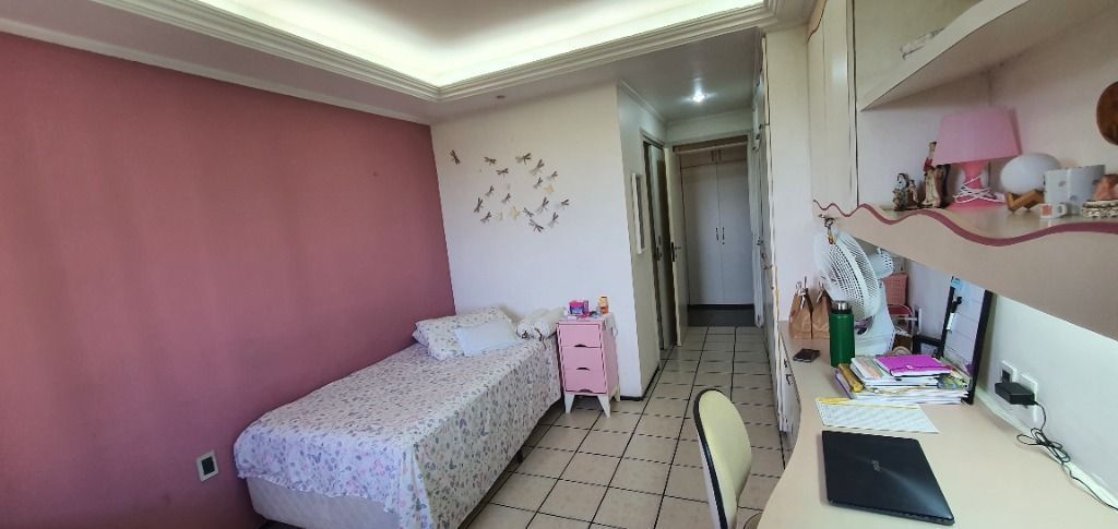 Apartamento à venda com 3 quartos, 214m² - Foto 10